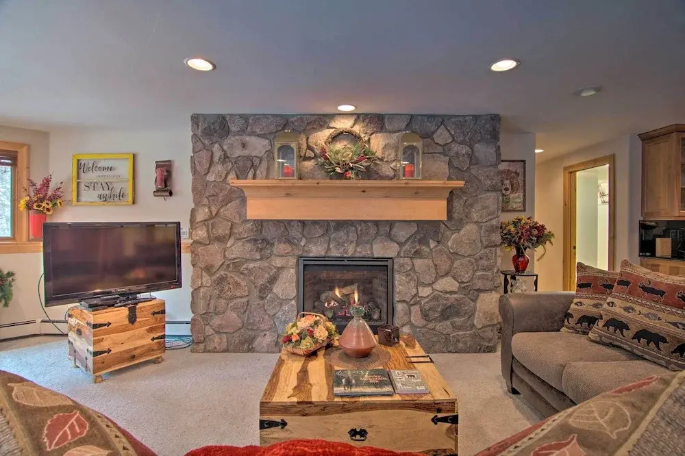 Fall River Hideaway in Estes - 3 Mi to Nat'l Park!