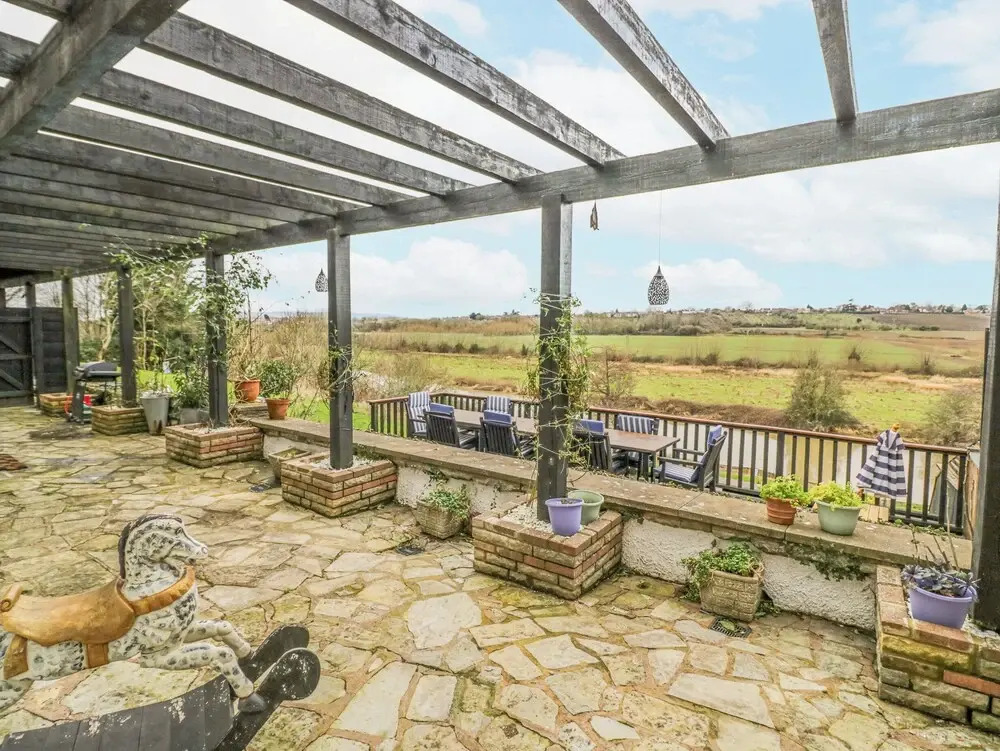 Riverside Manor