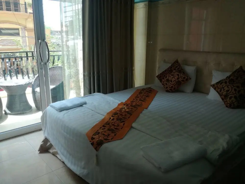 Ruchi India Restaurant & Guesthouse - Hostel