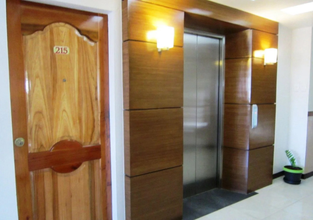 Tiptop Tower Suite Inn