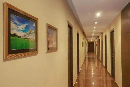 Comfort Hotel by OYO Rooms