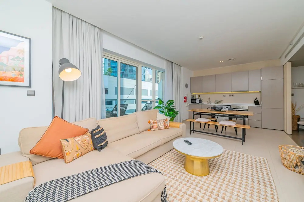 Amazing Stay in Marina With Balcony & View