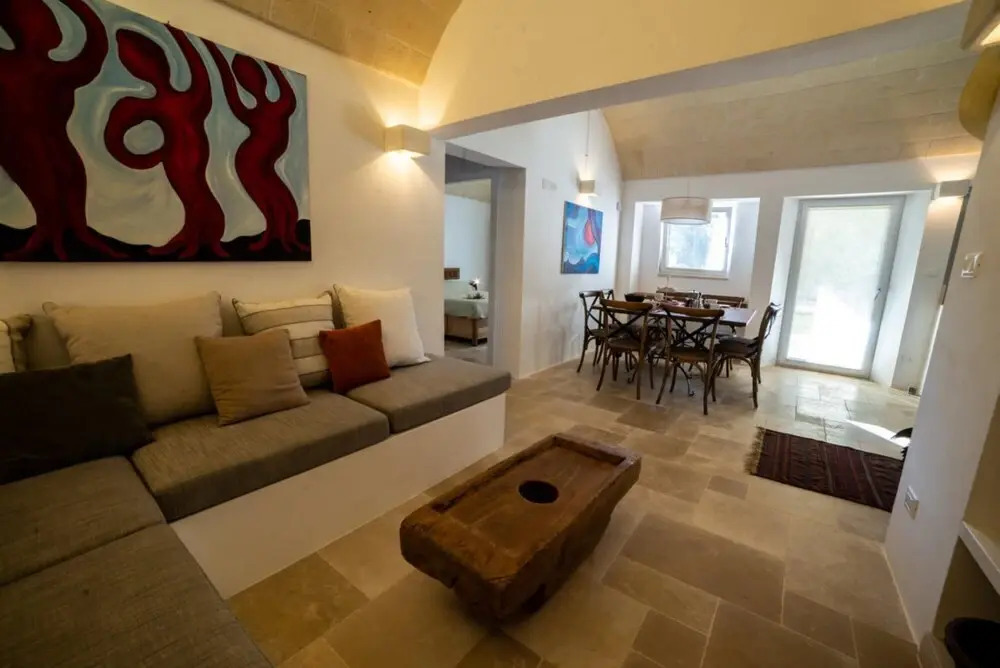 Traditional Trullo la Specchia