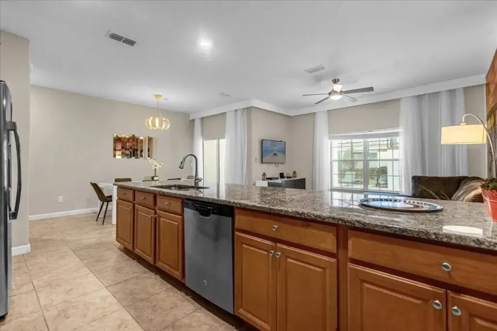4 Bedrooms 3 Bathrooms Storey Lake 3195 Pp
