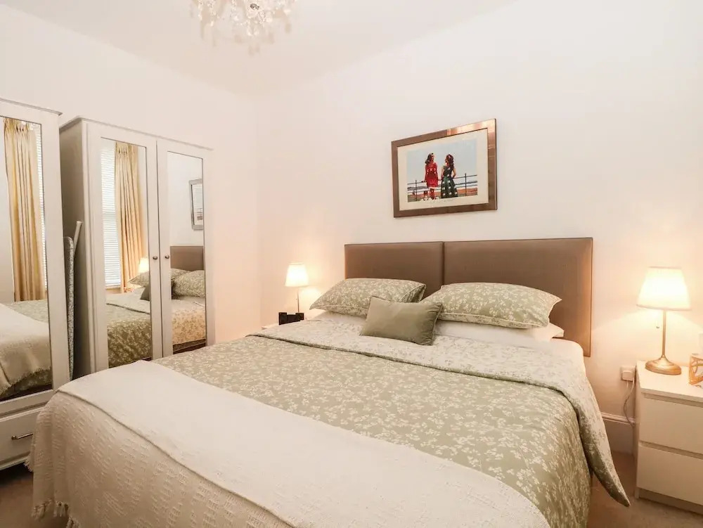 2B Cavendish Villas