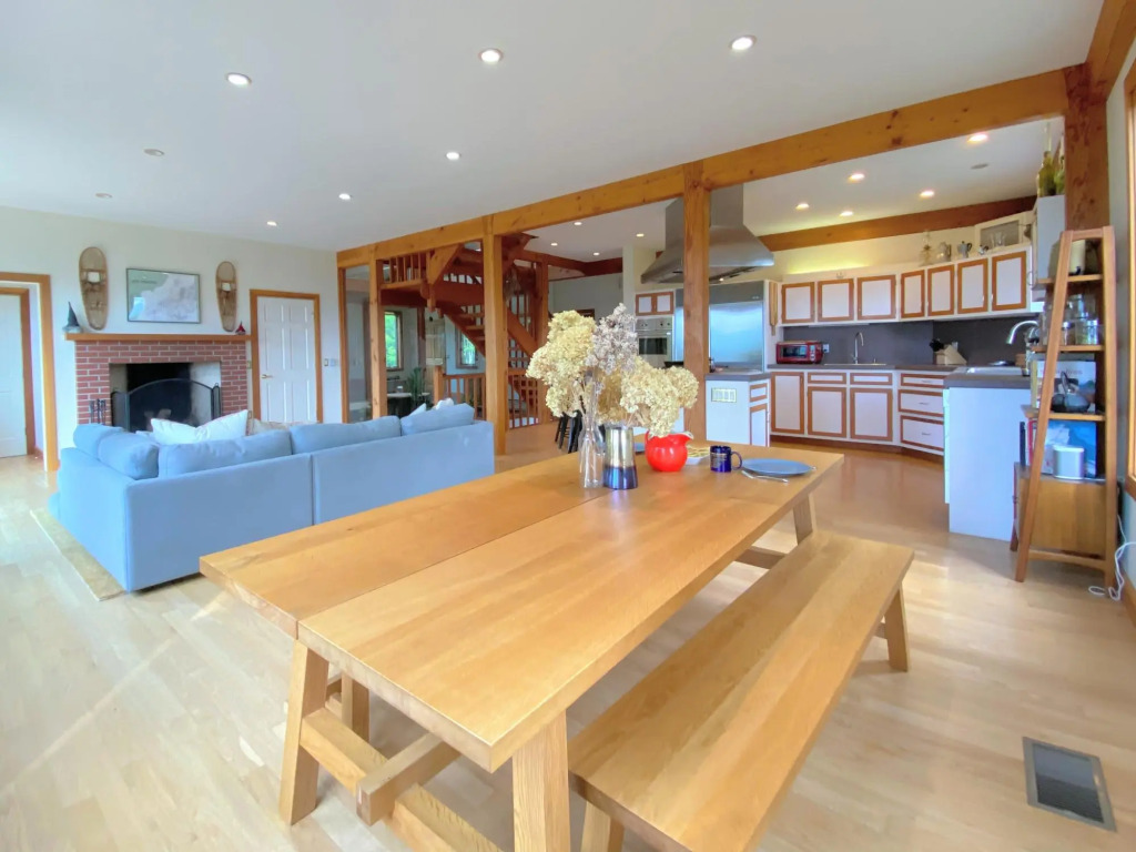 NEW!! Stunning home with breathtaking views, outdoor cedar sauna, great location!