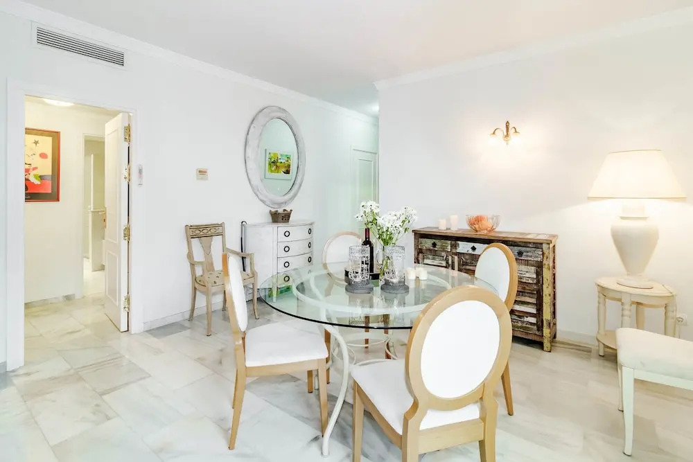 AB2-Wonderful 2 bedroom apt with fantastic views