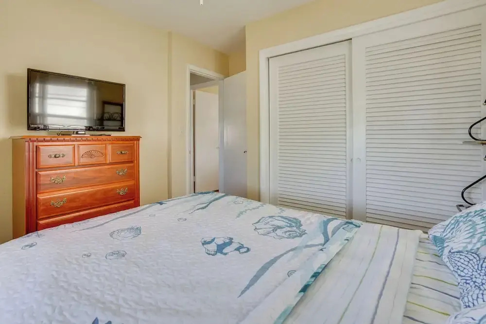Waterfront Gulf Access Beach House w Lainai