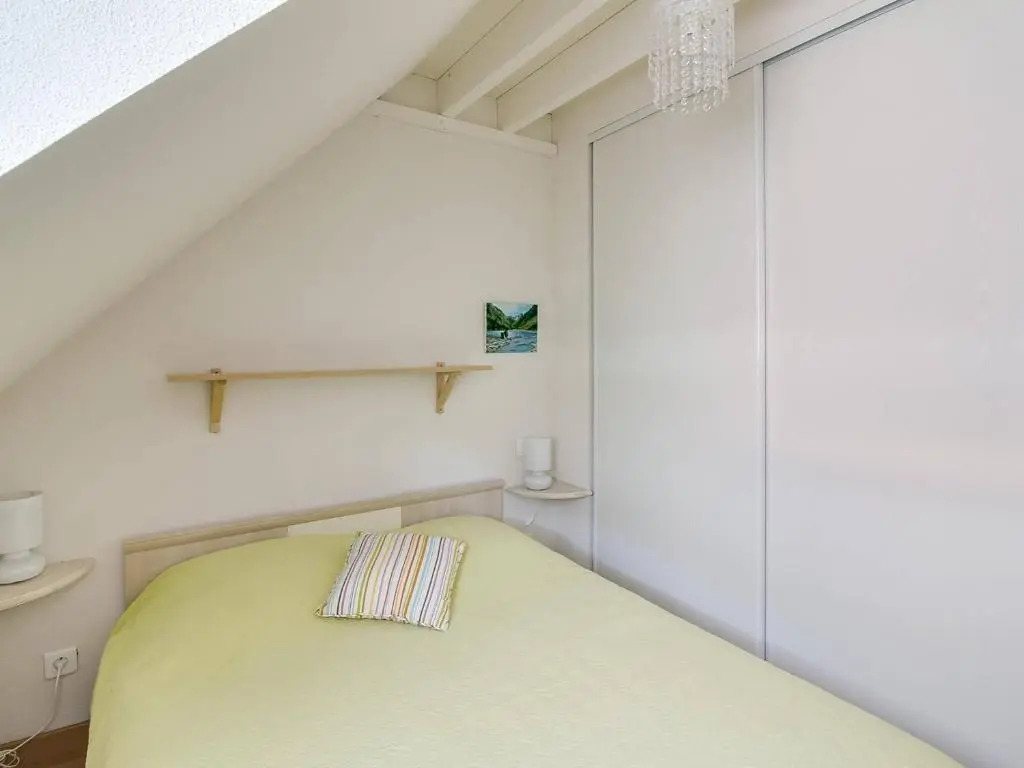 Chalet Duplex 4 Pers. avec Parking, Proche Télécabine et Commerces, Ski à 1700m - FR-1-401-39