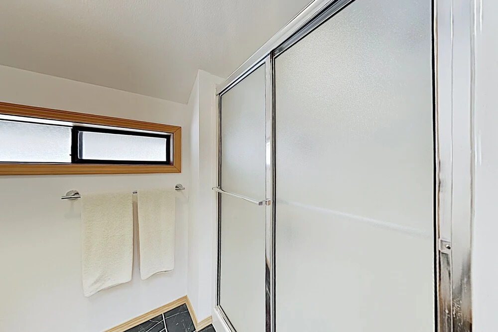 New Listing! Quiet W/ Hot Tub & Sharc Passes 3 Bedroom Home