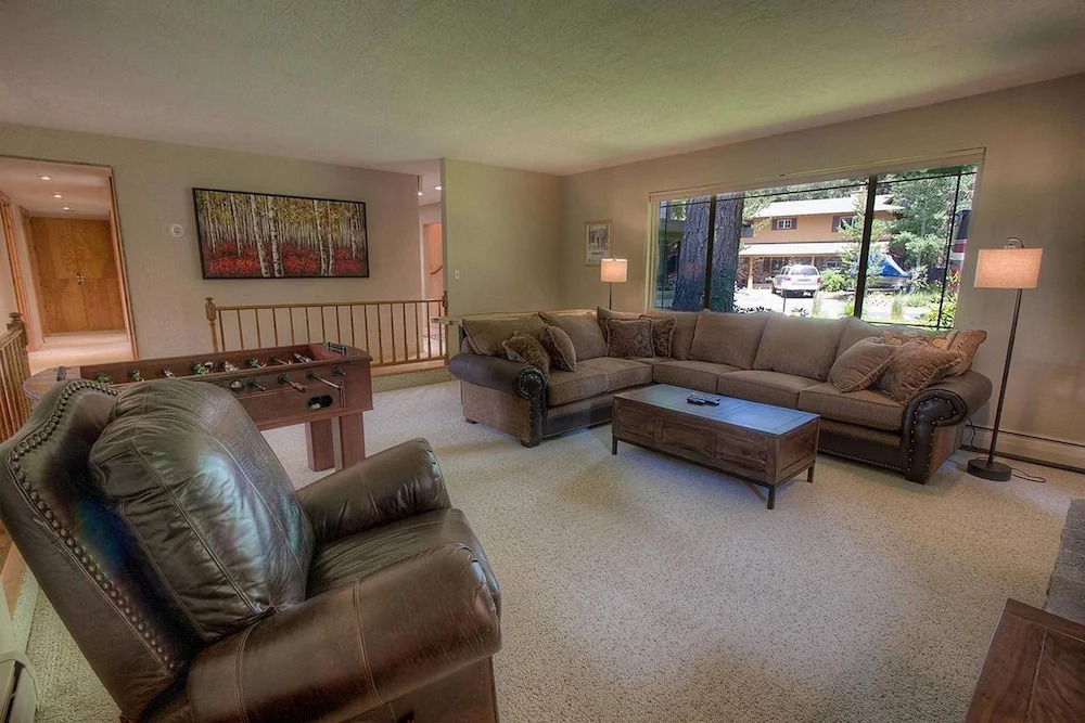 Meadowview Hideaway by Lake Tahoe Accommodations