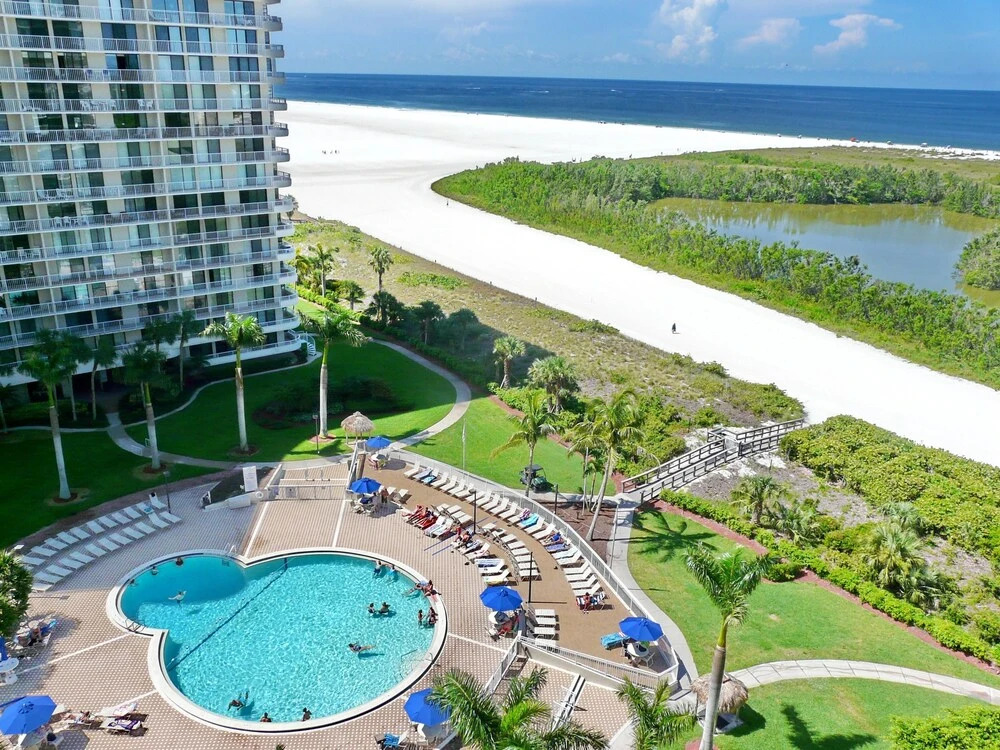 Beachfront Condo With Pool and Balcony Facing Beach