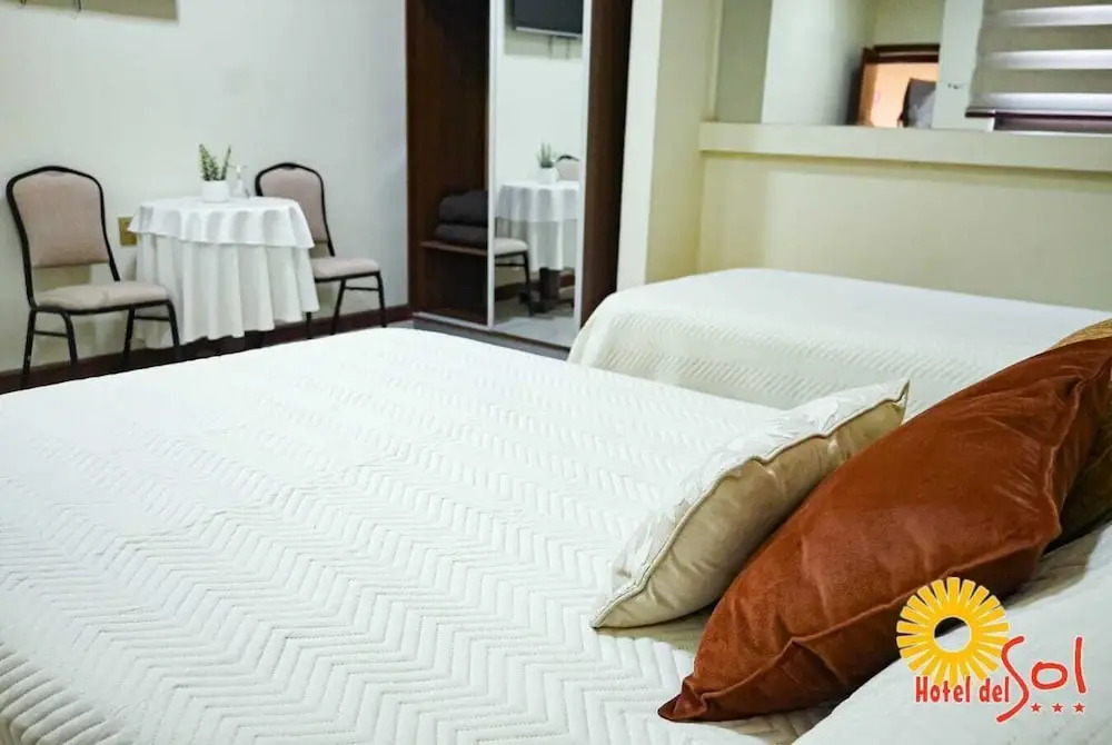Hotel De Sol