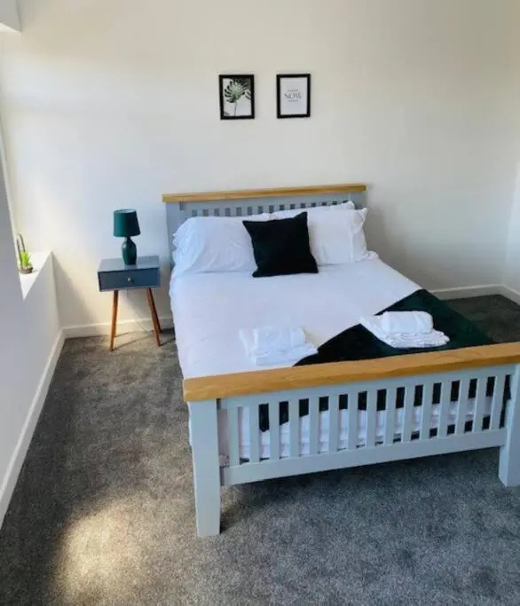 Stunning 3 Bed Holiday Home in Barry by Propertri