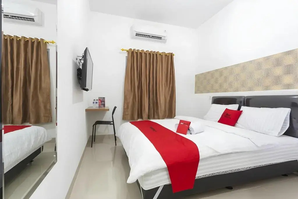 RedDoorz Plus @ Boulevard Residence BSD