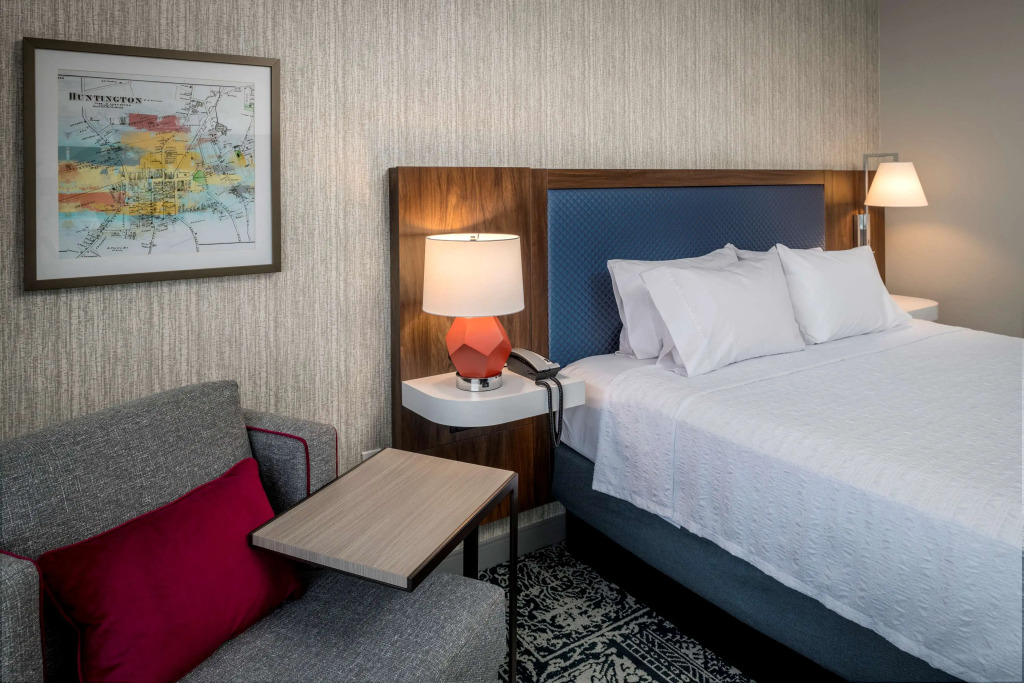 Hampton Inn & Suites Huntington Downtown, Ny