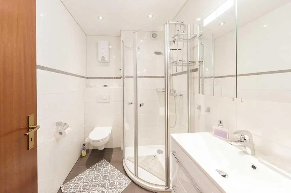 Ferienwohnung-4-mit-Sonnenbalkon-im-Landhaus-Hubertus-Duhnen