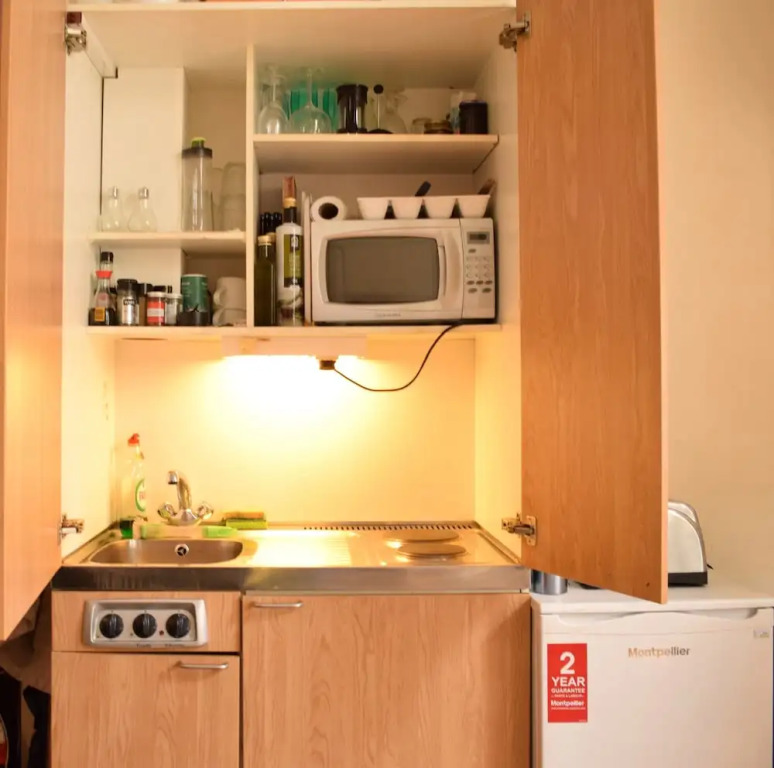 Charming Studio Apartment in Kensington