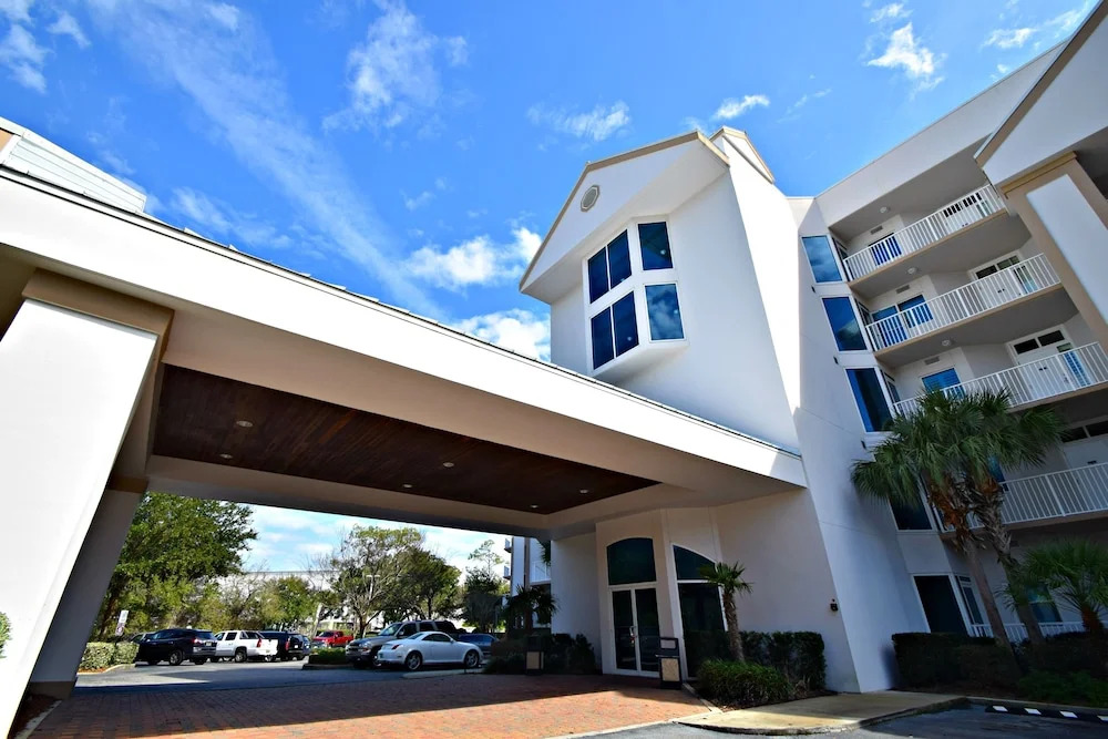 The Moorings 107 3 Bedrooms 3 Bathrooms Condo