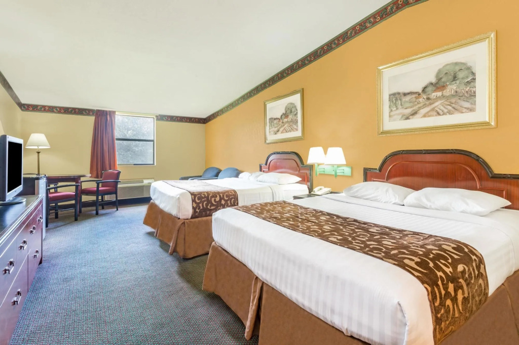 Motel 6 Lake City, FL   Medical Center
