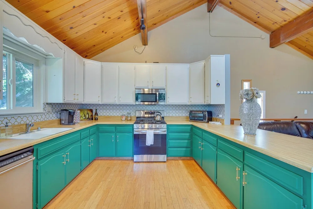 Tree-Lined Lake Arrowhead Cabin ~ 1 Mi to Village
