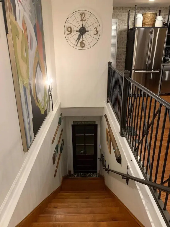 Five-star Historic Boyd Harvey Carriage House 2 Bedroom Home by RedAwning