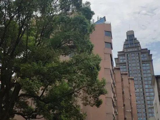 Huaqiao International Hotel
