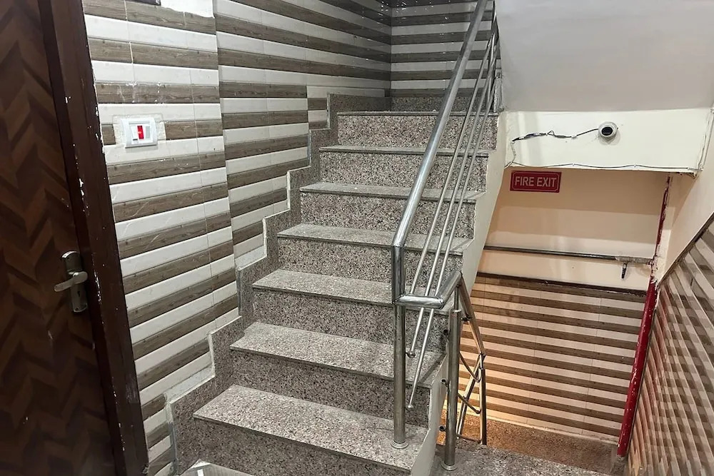 Hotel Re Pose Villa Walking Distance From New Delhi Railway Station and R K Ashram Metro Station