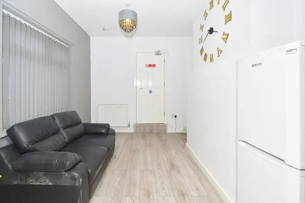 Townhouse @ 115 Walthall Street Crewe