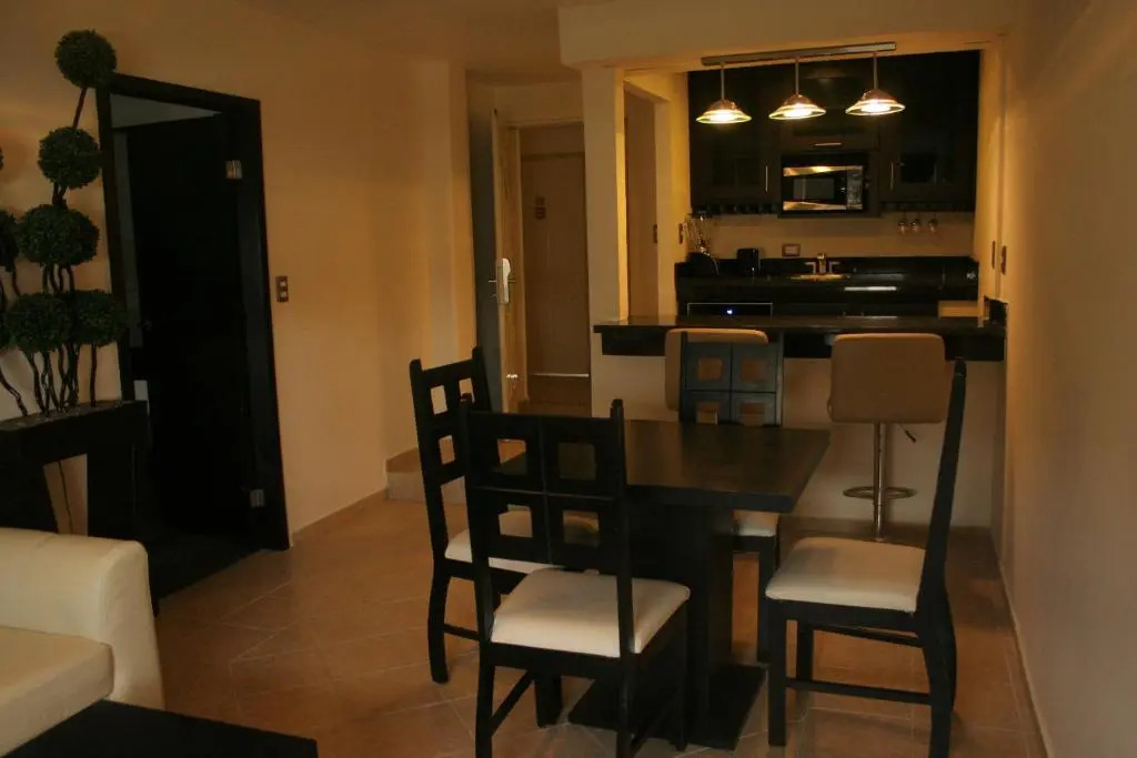Hotel El Camino Inn & Suites