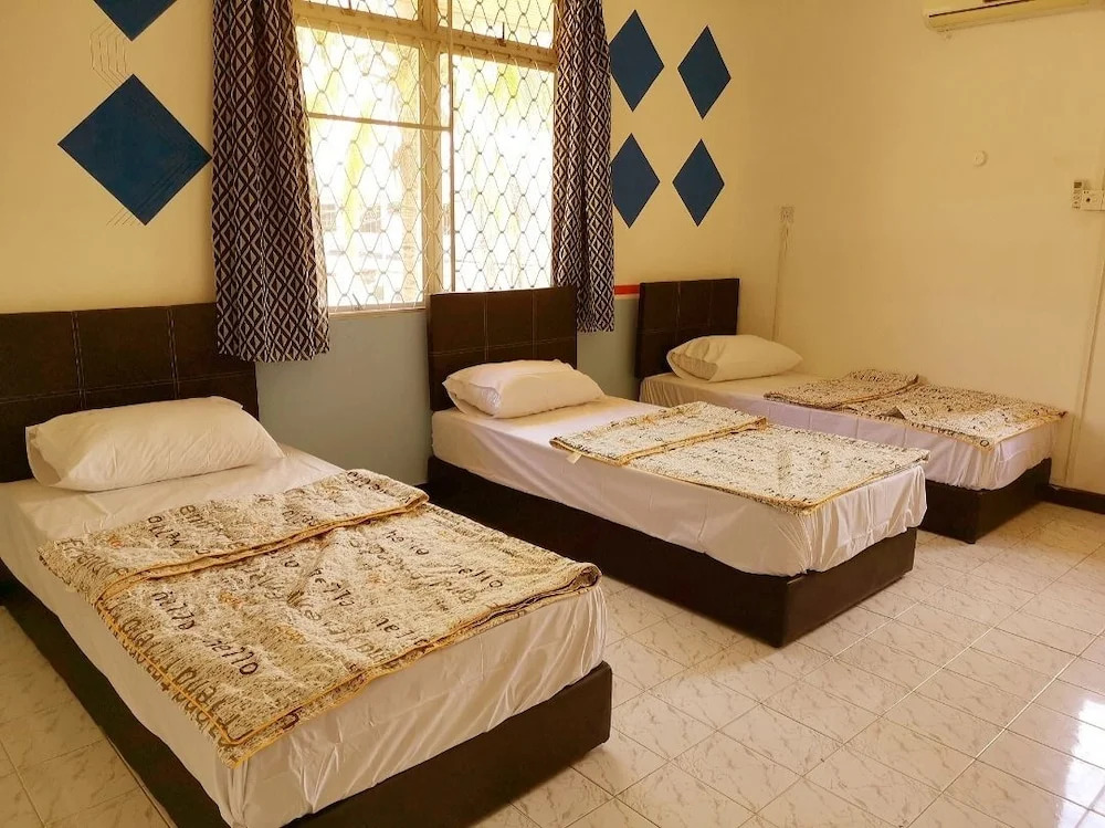 Le Le Seaside Villa Tanjung Aru