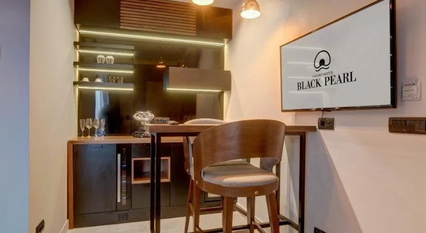 Black Pearl Luxury Suites