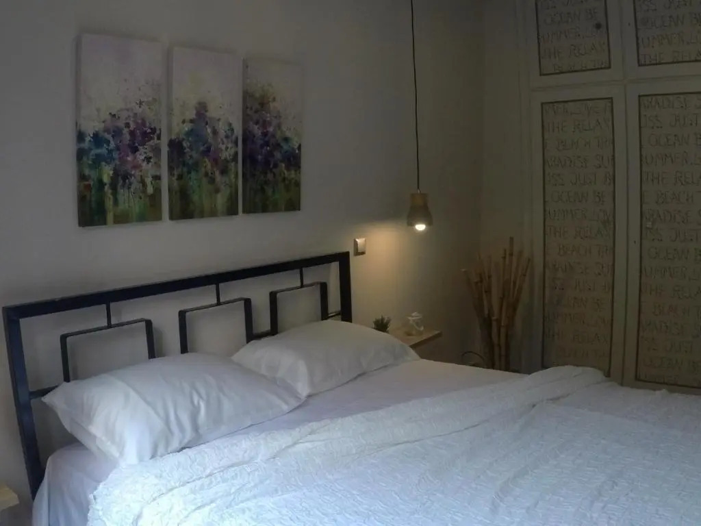 73sq Apt near Athens and Piraeus port with backyard