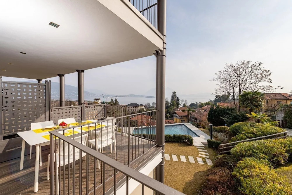 The View-wind Design apt With Terrace Lake View