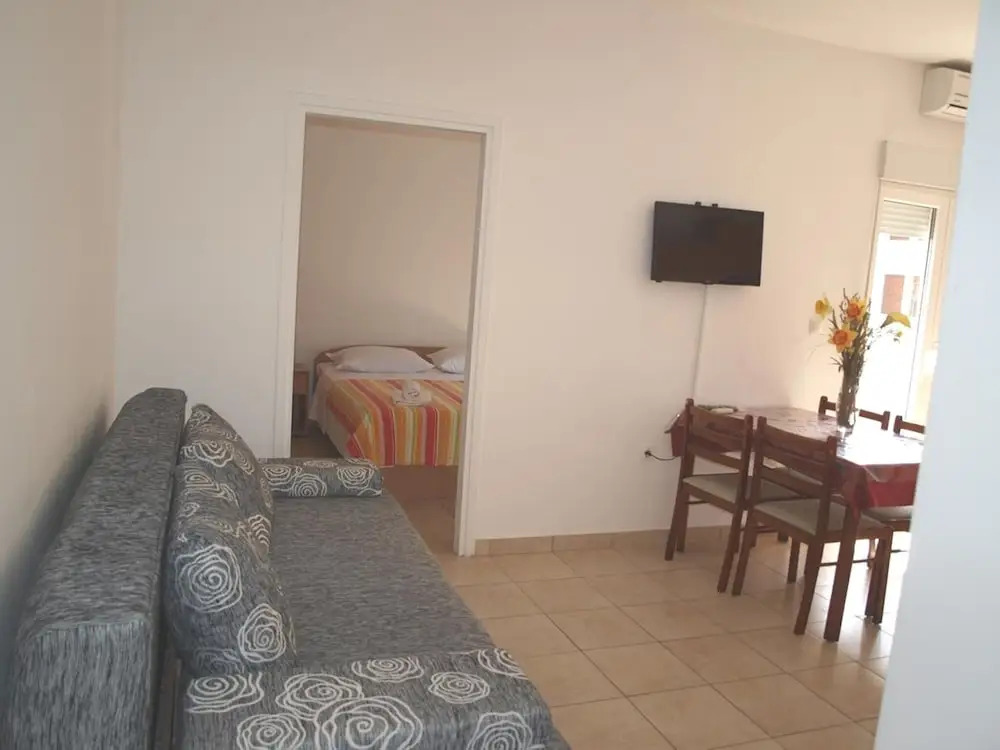 Cosy Apartment in Zadar With Balcony