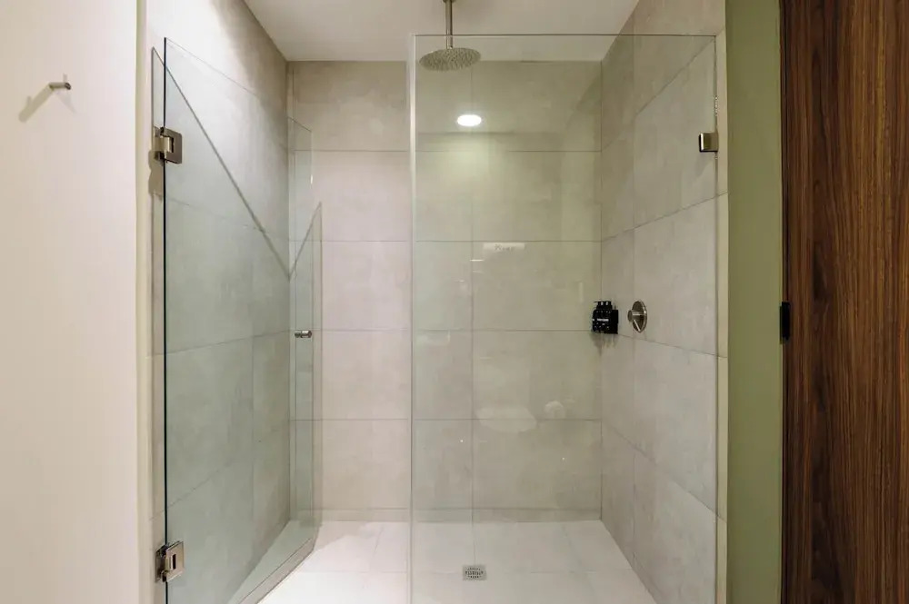 w Striking 2BR in the Heart of San Rafael