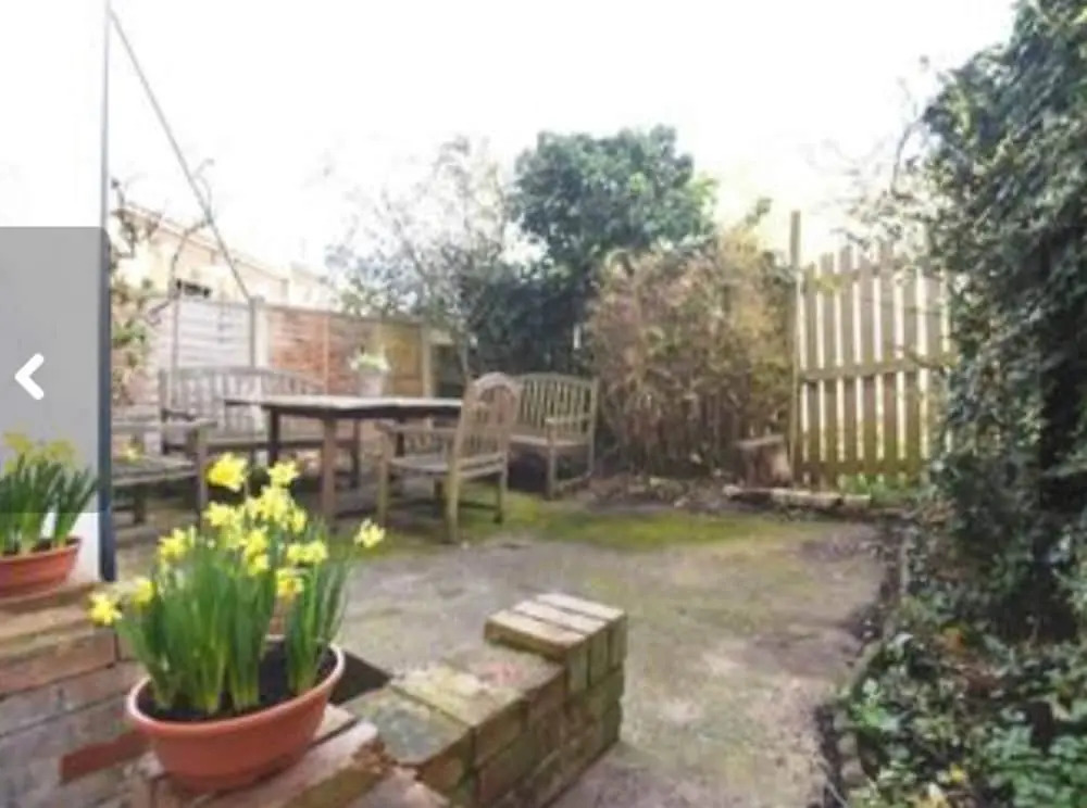 Victorian Garden Apartment in Brixton