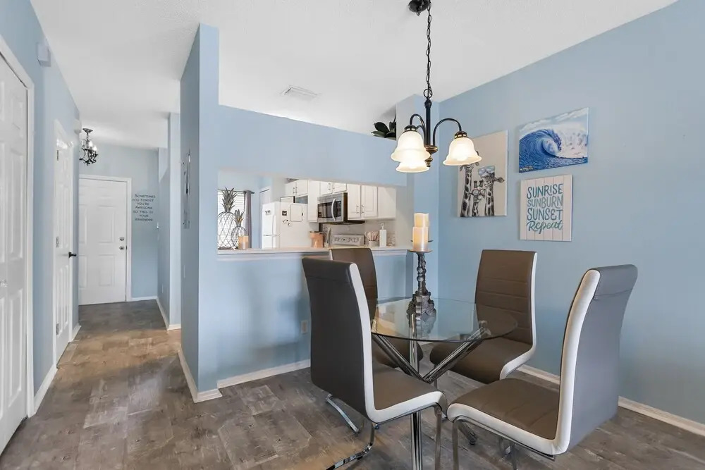 New To Market -townhome With 2 Master Suites Wifi Tennis Heated Community Pool Close To I-75 2 Bedroom Townhouse by RedAwning