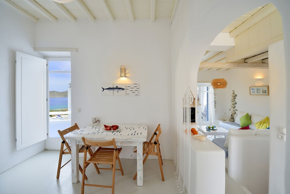 Aiolos Villas