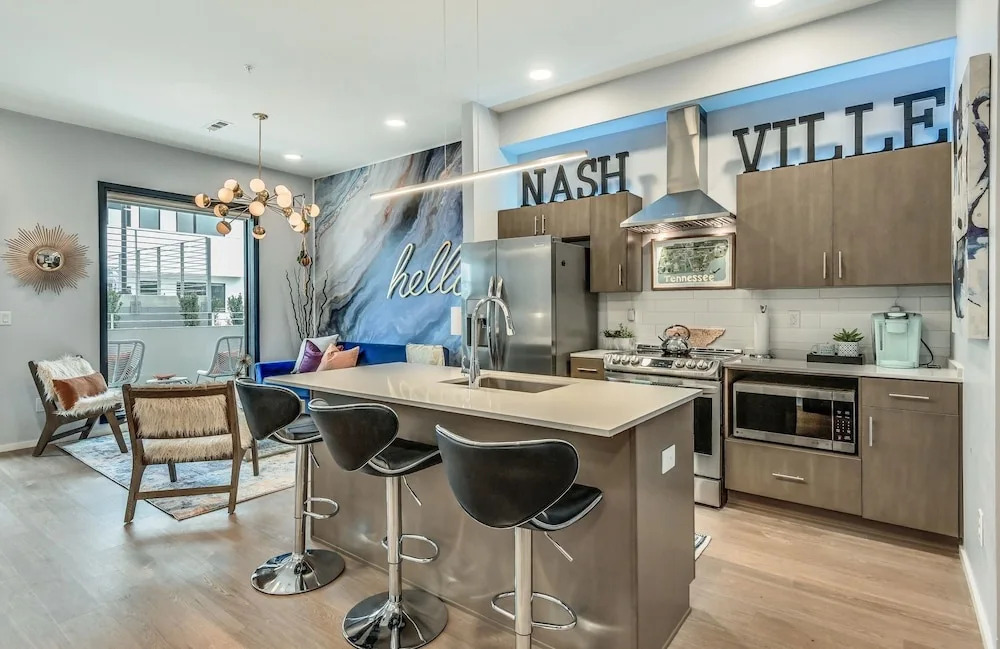 Lllume Ultramodern Community Bonus Room 1 Bedroom Condo