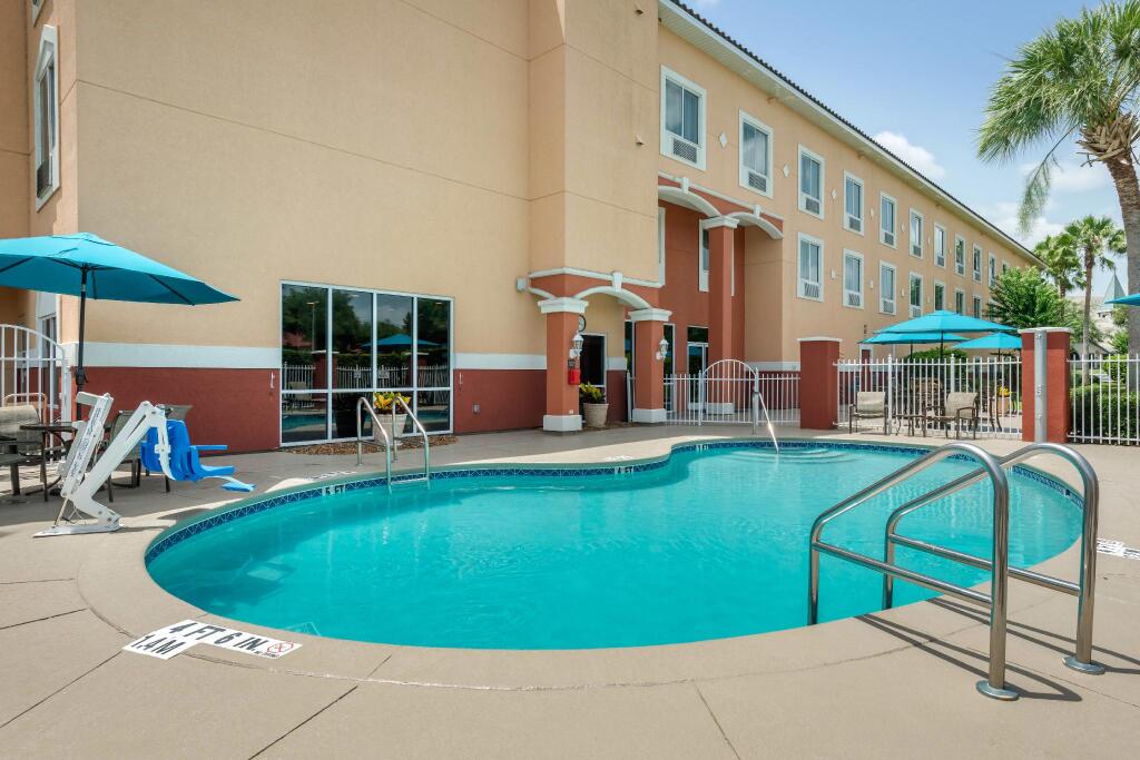 Comfort Suites Lady Lake - The Villages