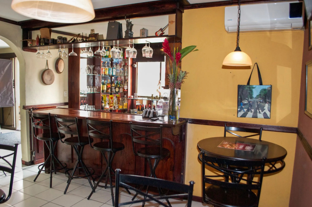 Berlor Airport Inn