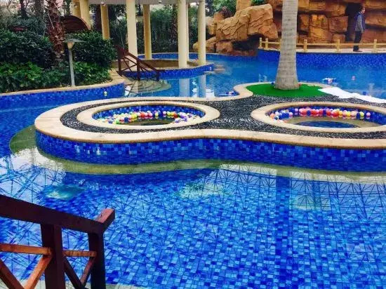 Aohua International Hot Spring Hotel