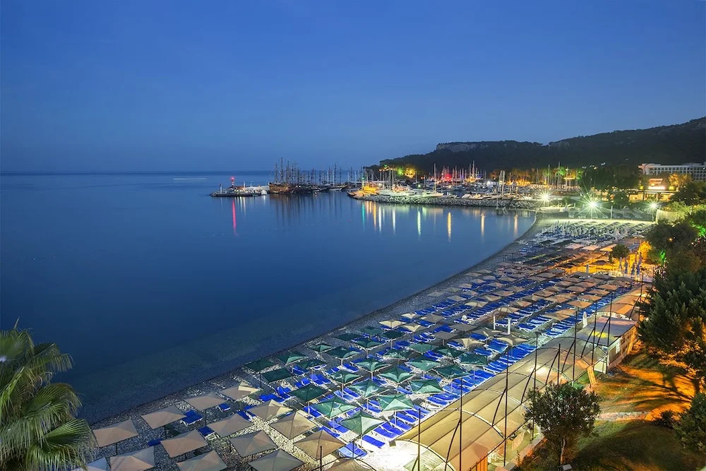 Kaftans City Hotel by RRH&R