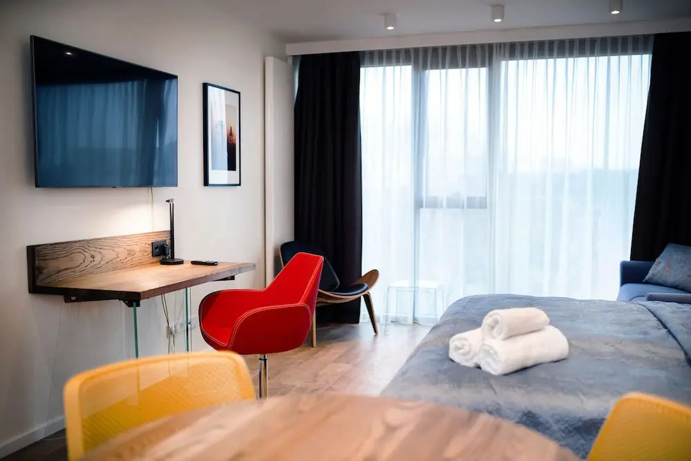 Easy Rent Nieruchomości - APERTA ART