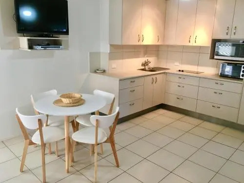 Cranbourne Court Unit 7