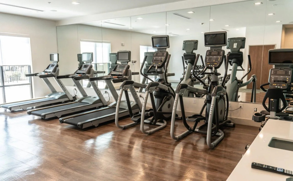 Holiday Inn Express and Suites Birmingham - Homewood