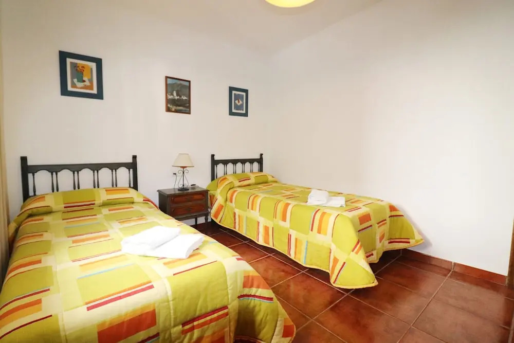 1143 Villa Serymar