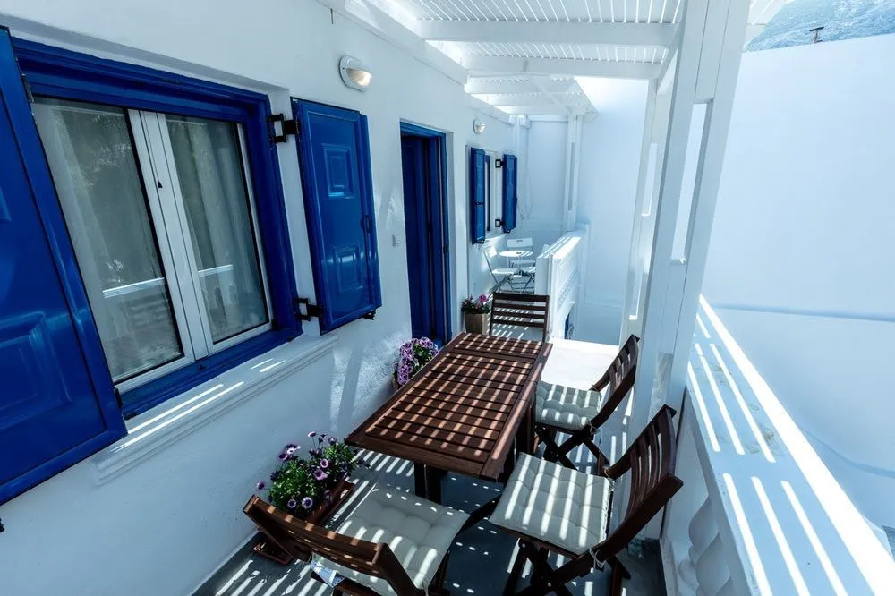 Anna's and Argy's Apartments