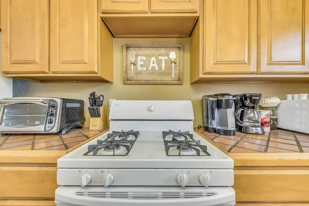 Cozy Alto Cabin w/ Grill & Mtn Views: 2 Mi to Lake